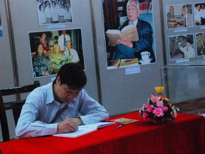 Trưng bày hiện vật quý giá của Đại tướng Võ Nguyên Giáp Trưng bày hiện vật quý giá của Đại tướng Võ Nguyên Giáp