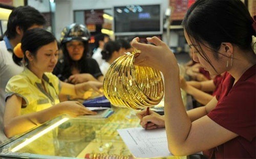 Nên đánh thuế vàng như thế nào? Nên đánh thuế vàng như thế nào?