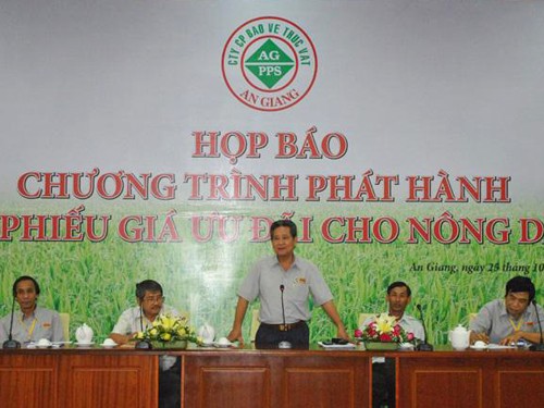Bán 2,48 triệu cổ phiếu cho hơn 6.000 nông dân Bán 2,48 triệu cổ phiếu cho hơn 6.000 nông dân