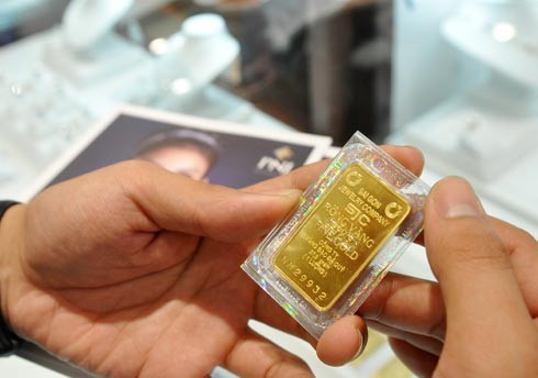 Chênh lệch giá vàng lên 4,9 triệu đồng Chênh lệch giá vàng lên 4,9 triệu đồng
