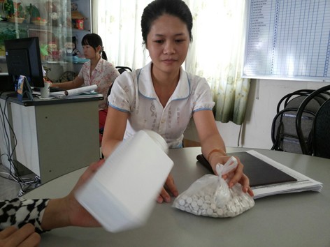 Hàng ngàn phụ huynh 'tẩy chay' thuốc tẩy giun Hàng ngàn phụ huynh 'tẩy chay' thuốc tẩy giun