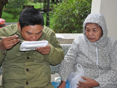 Chàng trai bỗng dưng hóa điên sau khi đỗ vào đại học Y Chàng trai bỗng dưng hóa điên sau khi đỗ vào đại học Y