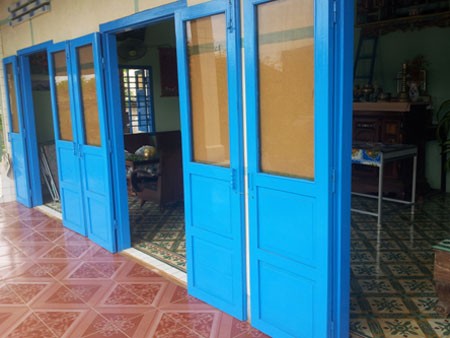Người dân đảo Phú Quý: Tận dụng ánh sáng, gió trời để tiết kiệm điện Người dân đảo Phú Quý: Tận dụng ánh sáng, gió trời để tiết kiệm điện
