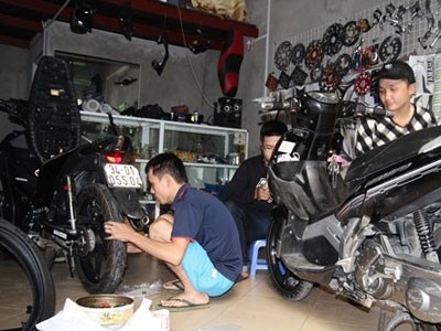 'Phẫu thuật thẩm mỹ' cho xe máy 'Phẫu thuật thẩm mỹ' cho xe máy