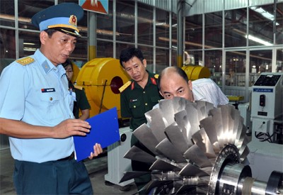 Thăm nhà máy sửa chữa máy bay chiến đấu của Việt Nam Thăm nhà máy sửa chữa máy bay chiến đấu của Việt Nam