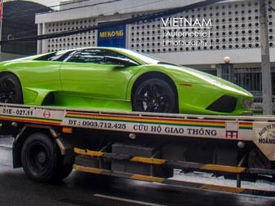 Nỗi khổ đại gia đi siêu xe ở Việt Nam Nỗi khổ đại gia đi siêu xe ở Việt Nam