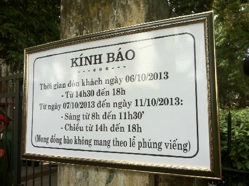 Hàng chục nghìn người tới nhà tưởng niệm Đại tướng Võ Nguyên Giáp Hàng chục nghìn người tới nhà tưởng niệm Đại tướng Võ Nguyên Giáp