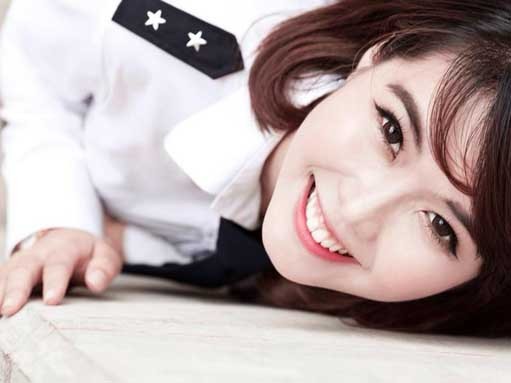 Những nữ sinh Hàng không gây 'bão' Facebook Những nữ sinh Hàng không gây 'bão' Facebook