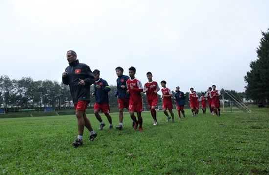 U19 Việt Nam đeo băng tang tưởng nhớ Tướng Giáp U19 Việt Nam đeo băng tang tưởng nhớ Tướng Giáp
