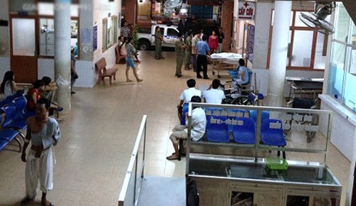 Đứng tát nước trong nhà, bị điện giật chết Đứng tát nước trong nhà, bị điện giật chết