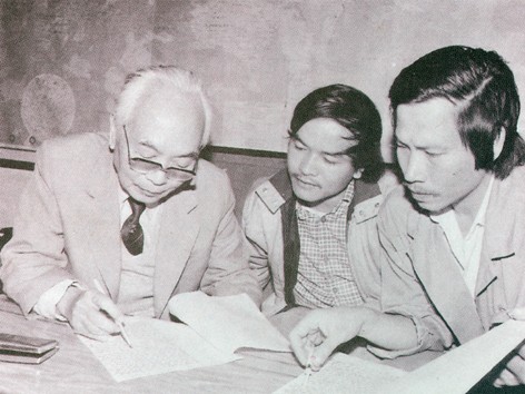 Võ Nguyên Giáp, trăm tuổi giữa nhân gian Võ Nguyên Giáp, trăm tuổi giữa nhân gian