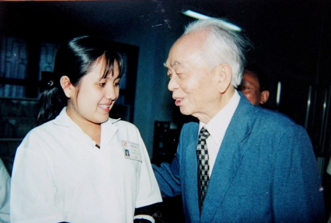 Vị Đại tướng dung dị giữa vòng tay công nhân Vị Đại tướng dung dị giữa vòng tay công nhân