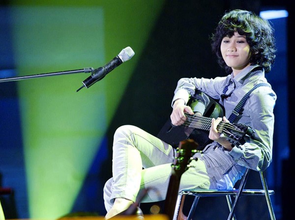 Lê Cát Trọng Lý không chỉ 'Vui' Lê Cát Trọng Lý “Vui” với khán giả quê nhà. Ảnh: Maika Elan