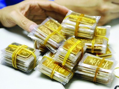 Bắt đầu thu phí gửi vàng Bắt đầu thu phí gửi vàng
