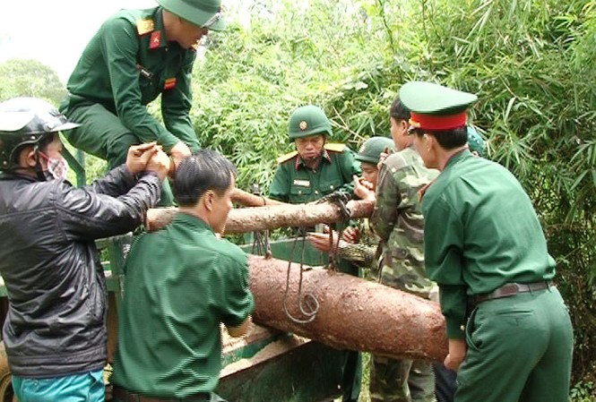 Tiêu hủy bom nặng hơn 200kg Tiêu hủy bom nặng hơn 200kg