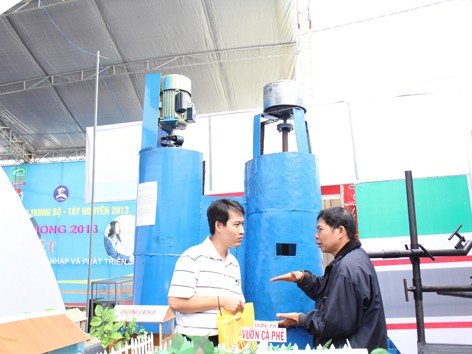 Nông dân tự chế “thủy điện xanh” Nông dân tự chế “thủy điện xanh”