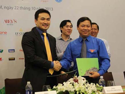 Kết nối triệu trái tim vì trẻ em nghèo Việt Nam Kết nối triệu trái tim vì trẻ em nghèo Việt Nam
