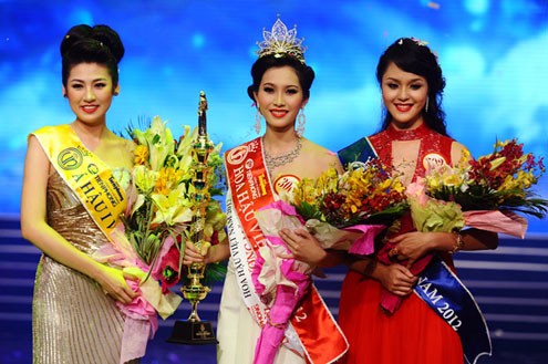 Cuộc thi Hoa hậu Việt Nam ra đời như thế nào? Đặng Thu Thảo đăng quang cuộc thi Hoa hậu Việt Nam 2012.