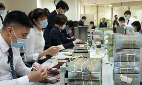 Ngân hàng lại chật vật tìm người Nhiều nhà băng tuyên bố tuyển thêm hàng nghìn người sau một vài năm mạnh tay cắt giảm. Ảnh: VnExpress
