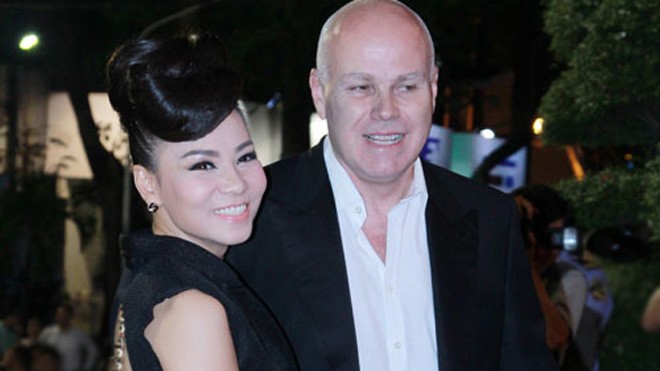 Thu Minh: 'Tôi yêu và hãnh diện về chồng mình' Từ khi lấy chồng, Thu Minh có ý thức tự hào dân tộc hơn.