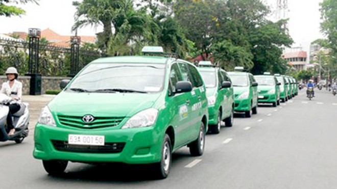Cước taxi tăng theo giá xăng Nhiều hãng taxi đã điều chỉnh tăng giá cước khi giá xăng tăng. Ảnh: VnExpress