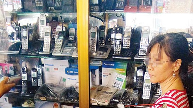 Điện thoại 'mẹ bồng con' phá sóng 3G Loại điện thoại “mẹ bồng con” chuẩn DECT 6.0 gây can hại sóng 3G, vừa bị cơ quan chức năng tịch thu.