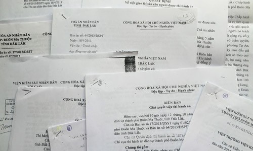 Đắk Lắk: Một Chi cục phó Thi hành án huyện Buôn Đôn bị bắt Đắk Lắk: Một Chi cục phó Thi hành án huyện Buôn Đôn bị bắt