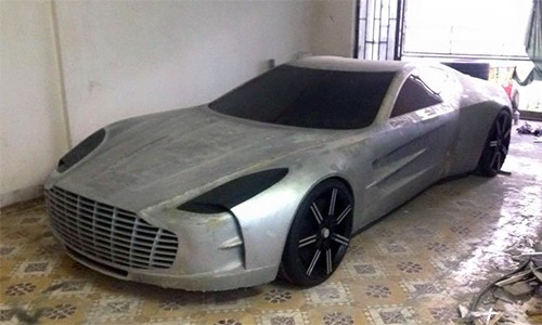 Thợ cơ khí Việt tự chế 'siêu xe' Aston Martin One77 Police Mô hình Aston Martin One77 Police tự chế của thợ máy Việt.