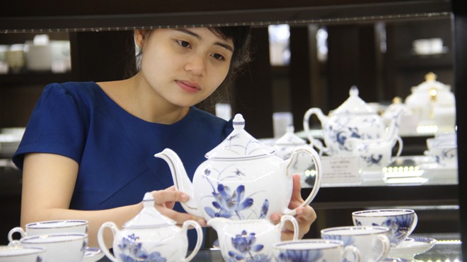 Gốm sứ cao cấp Minh Long I mở rộng thị trường về miền Tây Gốm sứ cao cấp Minh Long I mở rộng thị trường về miền Tây