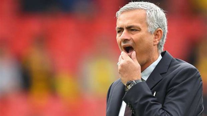 Dugarry: 'Mourinho đã hết bài, không đủ sắc bén về chiến thuật' Mourinho đang bị nghi ngờ về năng lực. Ảnh: Reuters