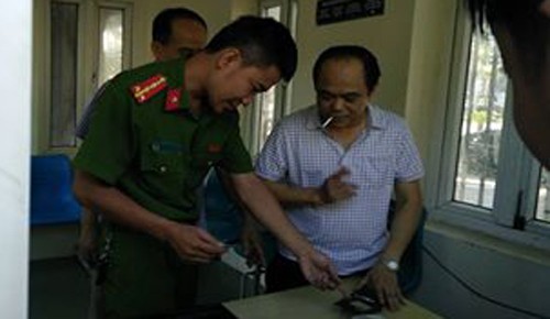 Giám đốc phi xe vào cổng UBND tỉnh Thanh Hóa bị phạt 17 triệu Theo xác minh từ công an, ông Tuấn không phải là nhà báo như trình bày. Ảnh: Lam Sơn.