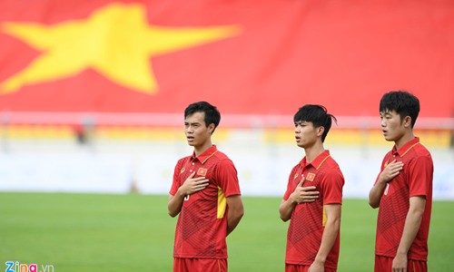 U22 Việt Nam thắng đậm, 'nhạc trưởng' Xuân Trường chưa hài lòng HLV Hữu Thắng sử dụng tới 7 cầu thủ trưởng thành từ lò đạo tạo HAGL ở trận ra quân. Ảnh: Tiến Tuấn