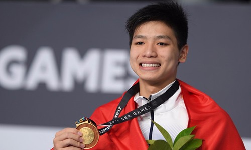 Mẹ 'thần đồng bơi lội' Kim Sơn lo lắng khi con trai phá kỷ lục SEA Games 29 Kim Sơn đã xuất sắc giành huy chương vàng và phá kỷ lục tại SEA Games 29. Ảnh: Tiến Tuấn.