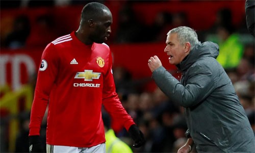 Huyền thoại Arsenal ví Lukaku như 'mèo con vô hại' Keown cho rằng ngồi dự bị là cách để Lukaku lấy lại bản năng ghi bàn. Ảnh: Reuters.