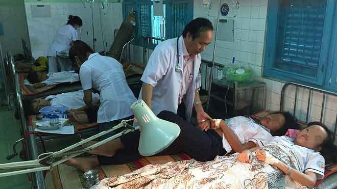42 học sinh ngộ độc sau khi ăn món xôi chả Các em học sinh đang được điều trị tại Trung tâm y tế huyện Ninh Phước