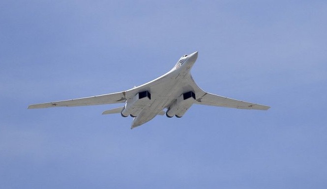 Mỹ, Canada điều F-22 giám sát oanh tạc cơ Tu-160 của Nga Mỹ, Canada điều F-22 giám sát oanh tạc cơ Tu-160 của Nga