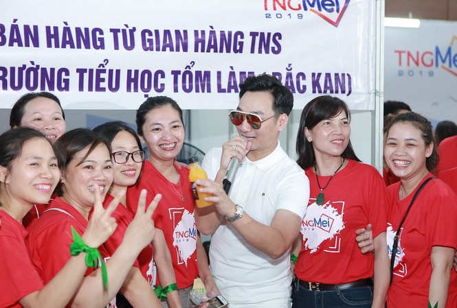 CBNV tập đoàn TNG Holdings Việt nam gây quỹ xây trường học cho trẻ em vùng cao Tổ chức bán hàng gây quỹ