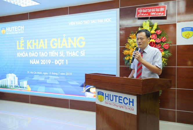 HUTECH khai giảng khóa đào tạo Thạc sĩ, Tiến sĩ năm 2019 - đợt 1 Lễ khai giảng khóa đào tạo Thạc sĩ – Tiến sĩ năm 2019 của HUTECH diễn ra sáng ngày 13/7
