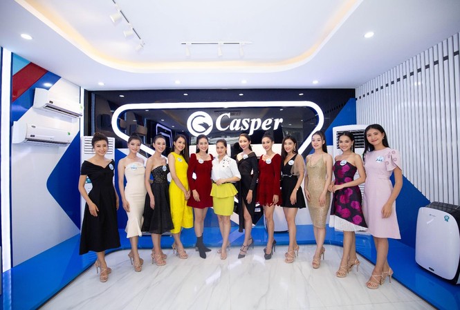 GĐ truyền thông Casper truyền kinh nghiệm 'thi Hoa' cho thí sinh Miss Word VN Các thí sinh được bà Phạm Tâm Thanh - Giám đốc Truyền thông Công ty Casper Việt Nam chào đón tại showroom