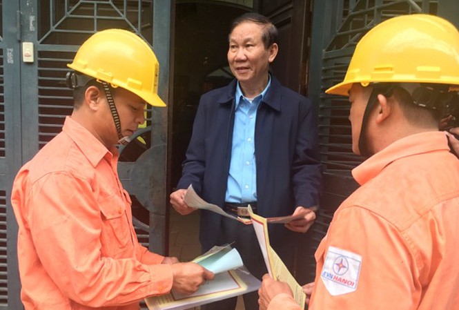Sẵn sàng ứng phó cơn bão số 3 EVN HANOI đẩy mạnh tuyên truyền an toàn điện đến người dân trên địa bàn Thủ đô