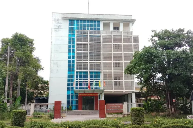 Chi cục trưởng chậm thông báo vụ 5 ngư dân mất tích do nữ văn thư đi công tác? Trụ sở Ban chỉ huy Phòng chống thiên tai và Tìm kiếm cứu nạn Quảng Bình nơi ông Phụng công tác