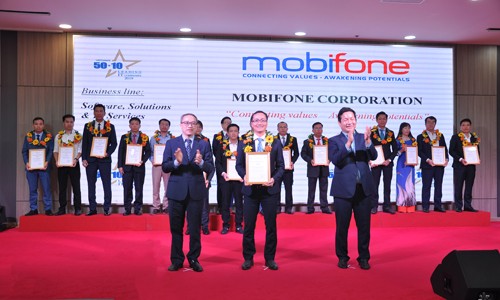 MobiFone nhận cú đúp danh hiệu doanh nghiệp CNTT hàng đầu Việt Nam 2019 MobiFone nhận cú đúp danh hiệu doanh nghiệp CNTT hàng đầu Việt Nam 2019