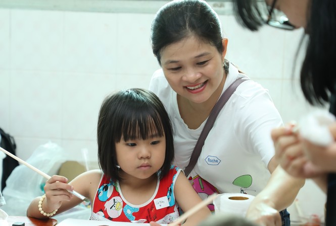 Tháng hội họa đồng hành cùng bệnh nhân ung bướu Tháng hội họa đồng hành cùng bệnh nhân ung bướu
