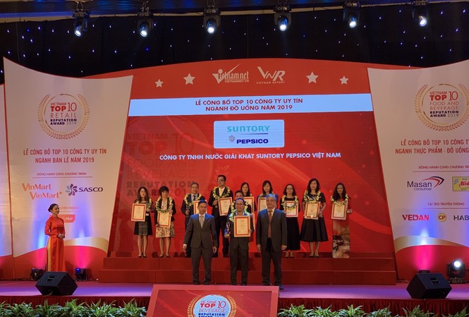 Suntory PepsiCo Việt Nam năm thứ 3 liên tiếp là công ty đồ uống không cồn uy tín nhất Việt Nam Đại diện Suntory PepsiCo Việt Nam tại lễ trao giải ngày 6/11/2019