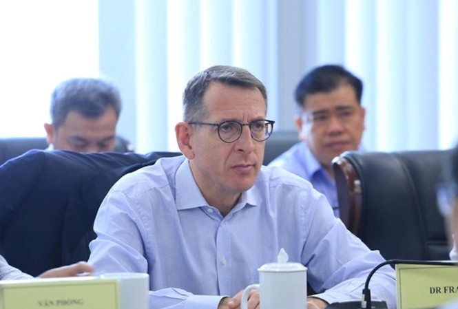 Chủ tịch Horasis: Chọn hướng đi đúng, FDI Bình Dương sẽ còn tăng mạnh Tiến sĩ Frank-Jürgen Richter, Chủ tịch Diễn đàn Hợp tác Kinh tế Châu Á Horasis