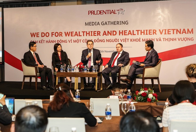 Prudential cam kết hành động vì một cộng đồng người Việt khỏe mạnh Đại diện các lãnh đạo của Prudential chia sẻ trong buổi Gặp gỡ báo chí