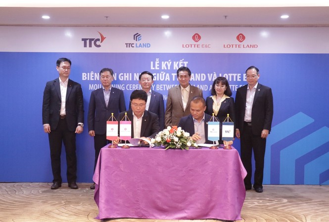 Lotte E&C sẽ đầu tư 100 triệu USD cùng TTC Land phát triển dự án Ông Nguyễn Đăng Thanh – Chủ tịch HĐQT TTC Land và ông HAN Yong Soo - Phó Chủ tịch Điều hành Lotte E&C Hàn Quốc, ký kết biên bản ghi nhớ