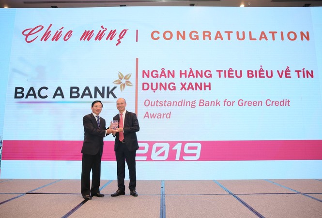 BAC A BANK được vinh danh là 'Ngân hàng tiêu biểu về tín dụng xanh' BAC A BANK vinh dự nhận giải thưởng Ngân hàng tiêu biểu về Tín dụng xanh 2019 trong khuôn khổ Giải thưởng Ngân hàng Việt Nam tiêu biểu (VOBA)