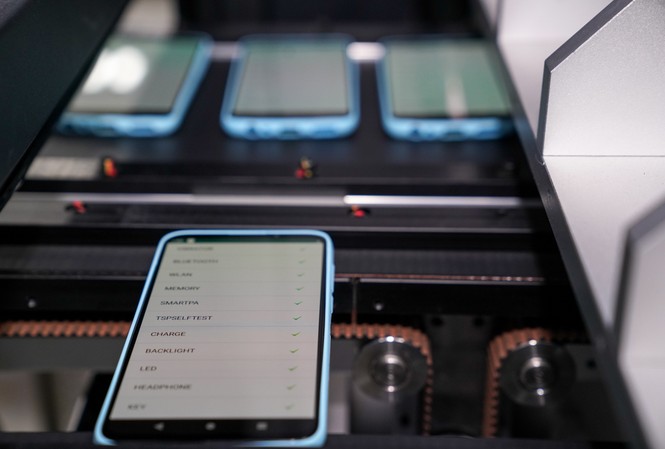Trí tuệ Việt trên hệ điều hành VOS của Vsmart VinSmart đã tinh chỉnh, tuỳ biến ra hệ điều hành VOS dành riêng cho thị trường Việt Nam