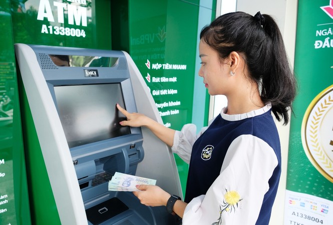 Giải mã tư duy tiết kiệm tiền thông minh của giới trẻ Dành ra một khoản tiền gửi tiết kiệm đang chứng minh thế hệ trẻ ngày càng văn minh và hiện đại hơn